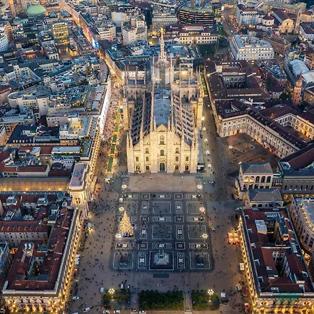 Appartement Elegant Near Metro Porta Romana,3 Fermate Subway-stop A Duomo, Wifi-netflix Free Milan