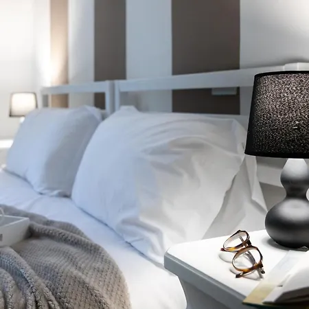 Appartement Elegant Near Metro Porta Romana,3 Fermate Subway-stop A Duomo, Wifi-netflix Free Milan