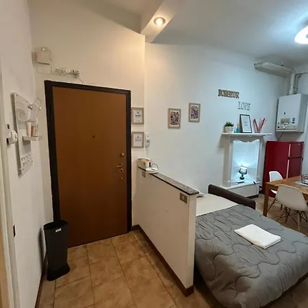 Elegant Near Metro Porta Romana,3 Fermate Subway-stop A Duomo, Wifi-netflix Free Appartement *