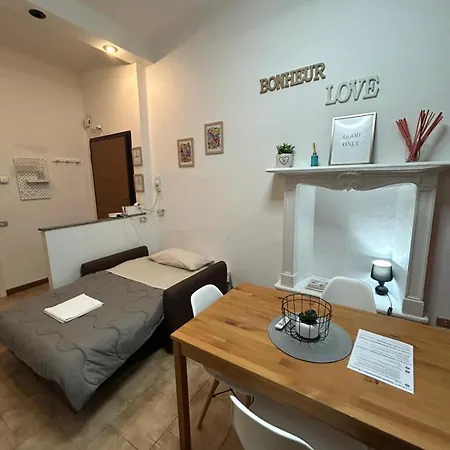 Elegant Near Metro Porta Romana,3 Fermate Subway-stop A Duomo, Wifi-netflix Free * Milan